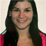 Maestra de educación inicial, titulada en Venezuela y con el título homologado. Tengo más de 5 años de experiencia y me encantan los peques